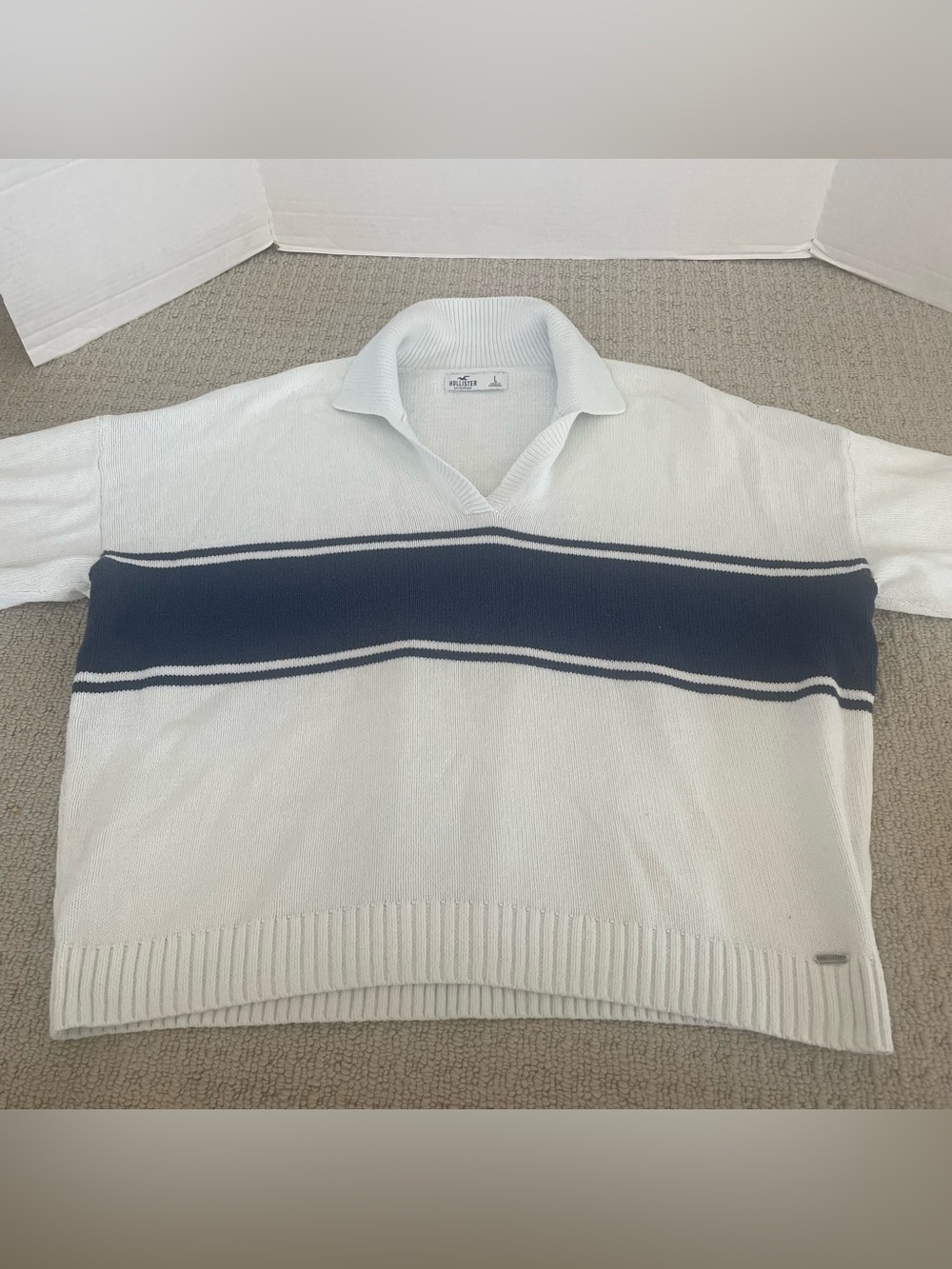 Women’s hollister sweater with collar